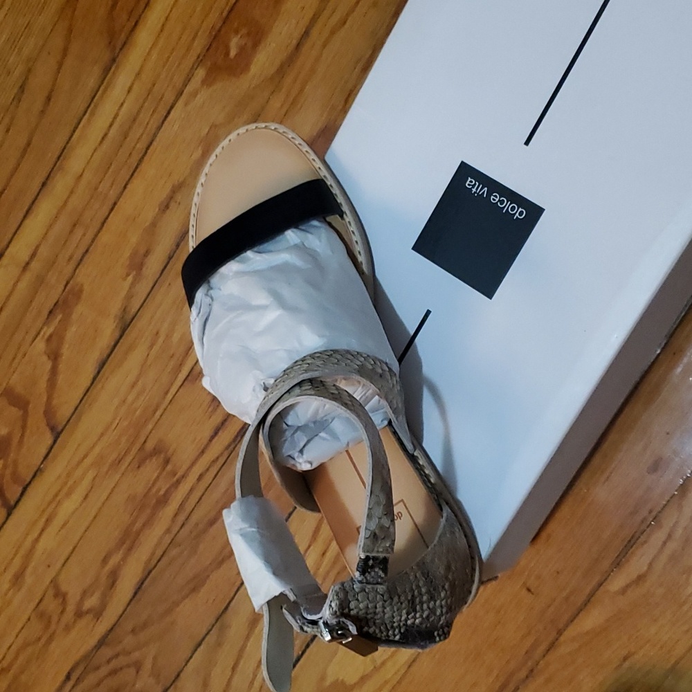 Sandal